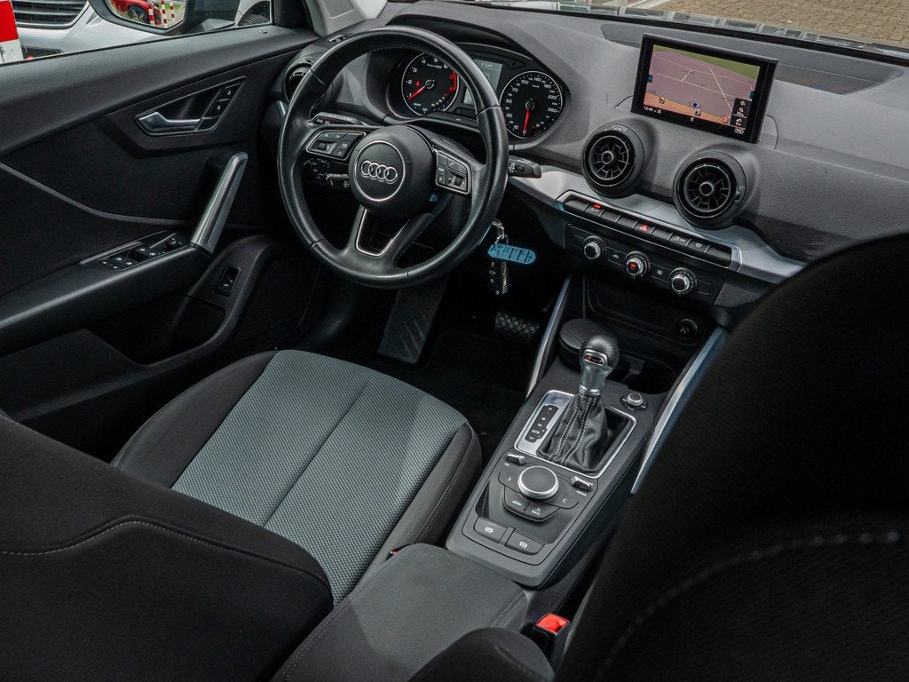 Audi Q2 1.4 TFSI CoD Design S-Line ORG NL 19 INCH TREKHAAK P, Auto's, Audi, Stof, Gebruikt, 4 cilinders, 150 pk