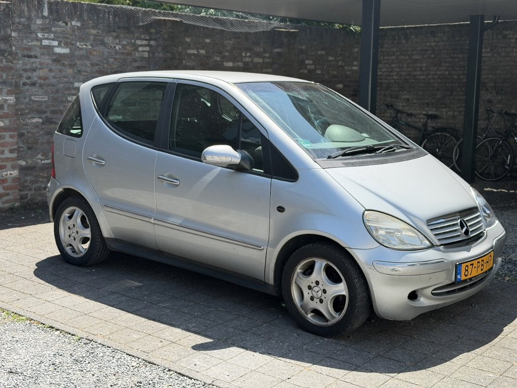 Mercedes-Benz A-Klasse 1.4 A140 2004 Grijs, Auto's, Mercedes-Benz, 1005 kg, 40 €/maand, 4 cilinders, 400 kg