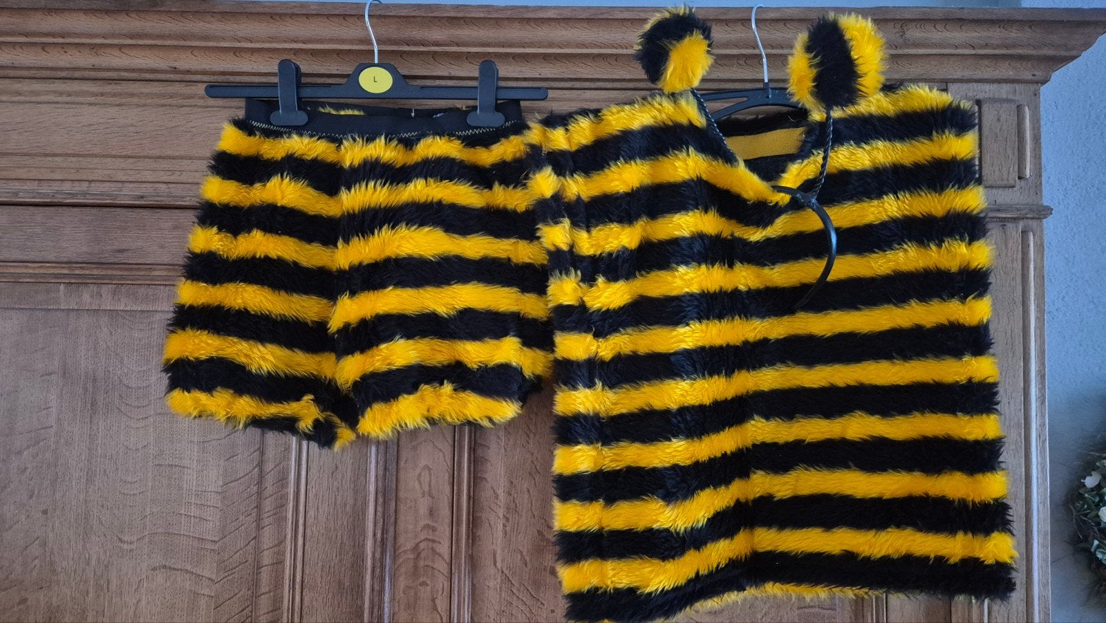 Bijenpak met bovenstuk, korte broek en haarband - Maat 140, Kinderen en Baby's, Ophalen of Verzenden, Gebruikt, 134 t/m 140, Jongen of Meisje