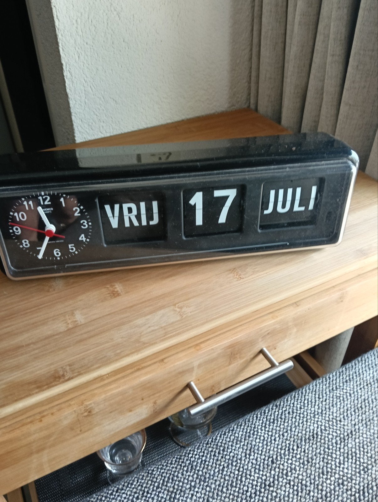 Dementie klok voor ouderenzorg, Ophalen