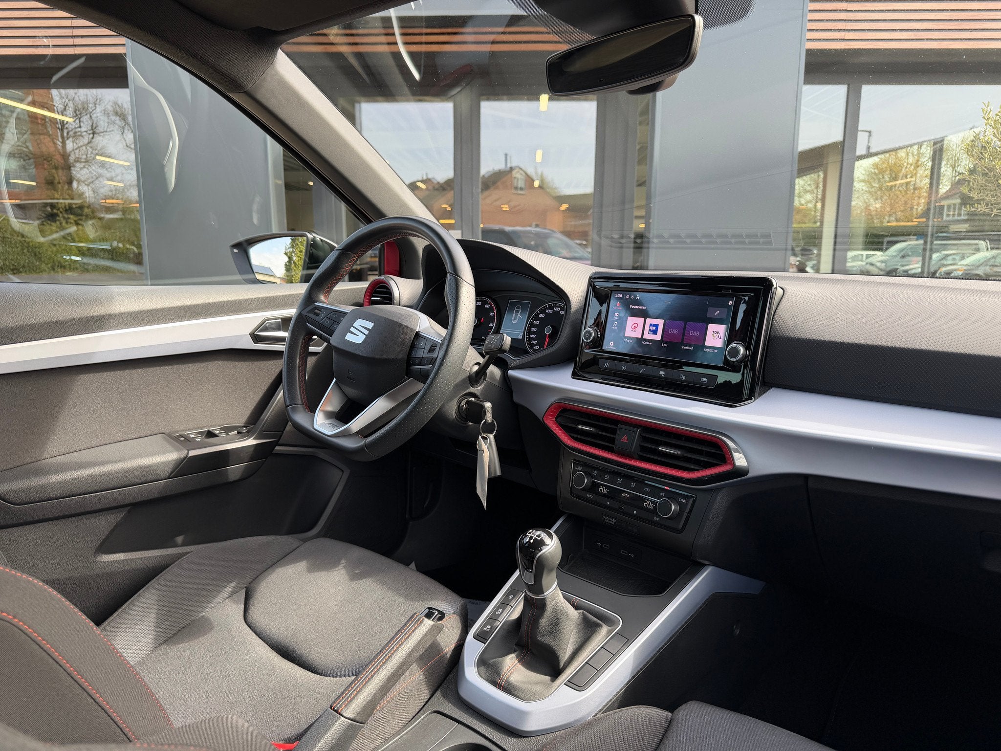 SEAT Arona Arona 1.0 TSI 95pk FR Business Intense Plus, Auto's, Gebruikt, 95 pk, 49 €/maand, Origineel Nederlands