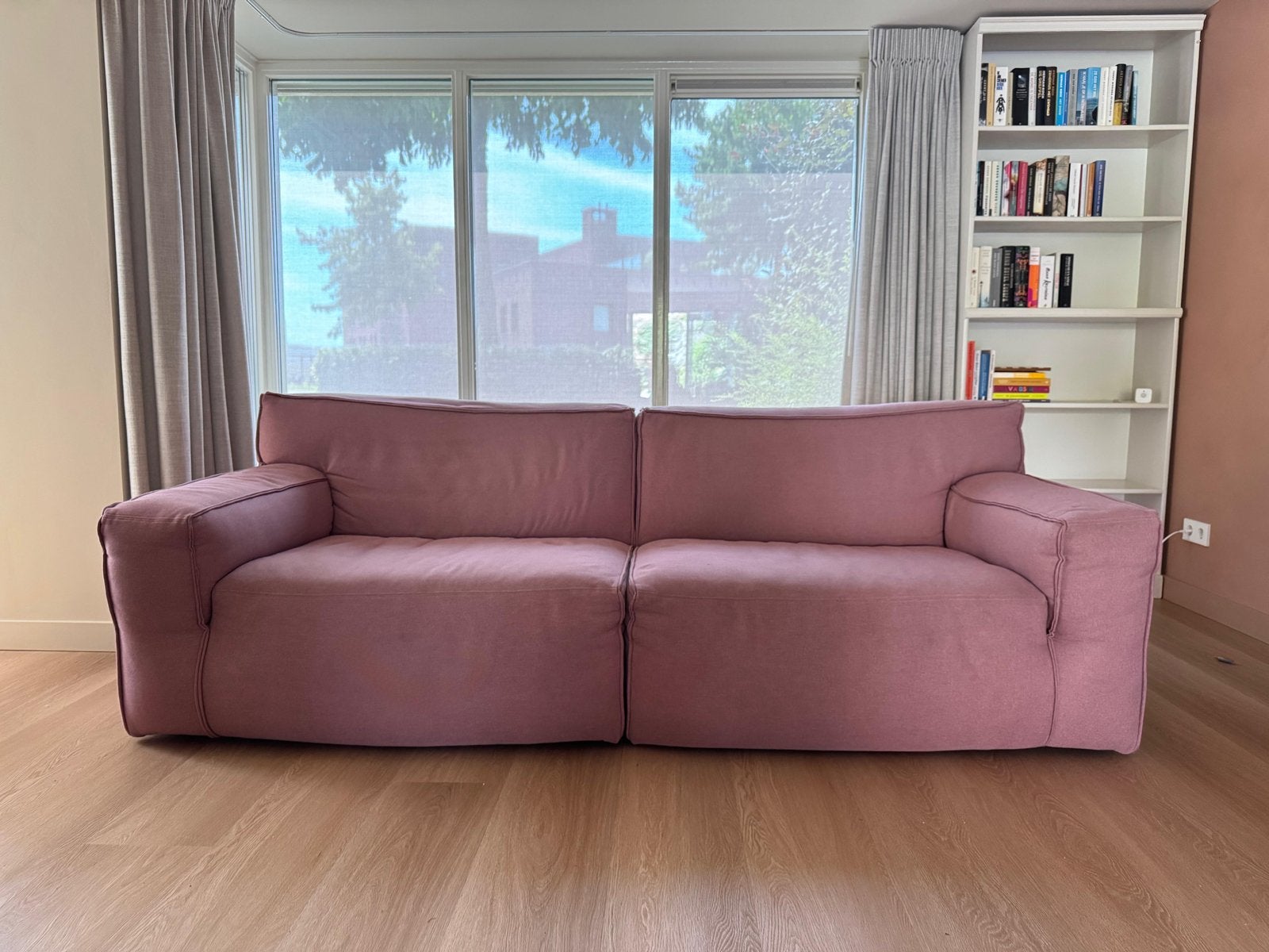 Comfortabele FEST Clay 2-zitsbank in roze stof (soil blush), Huis en Inrichting, Banken | Bankstellen, Ophalen, 100 tot 125 cm