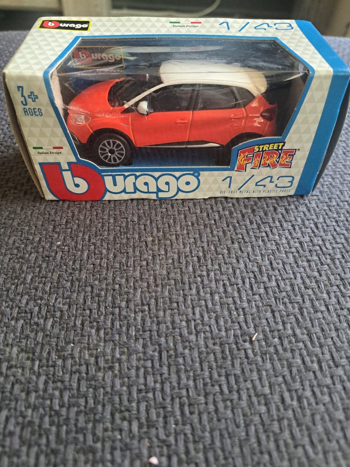 burago model Renault captur, Overige merken, Auto, Ophalen of Verzenden, Zo goed als nieuw