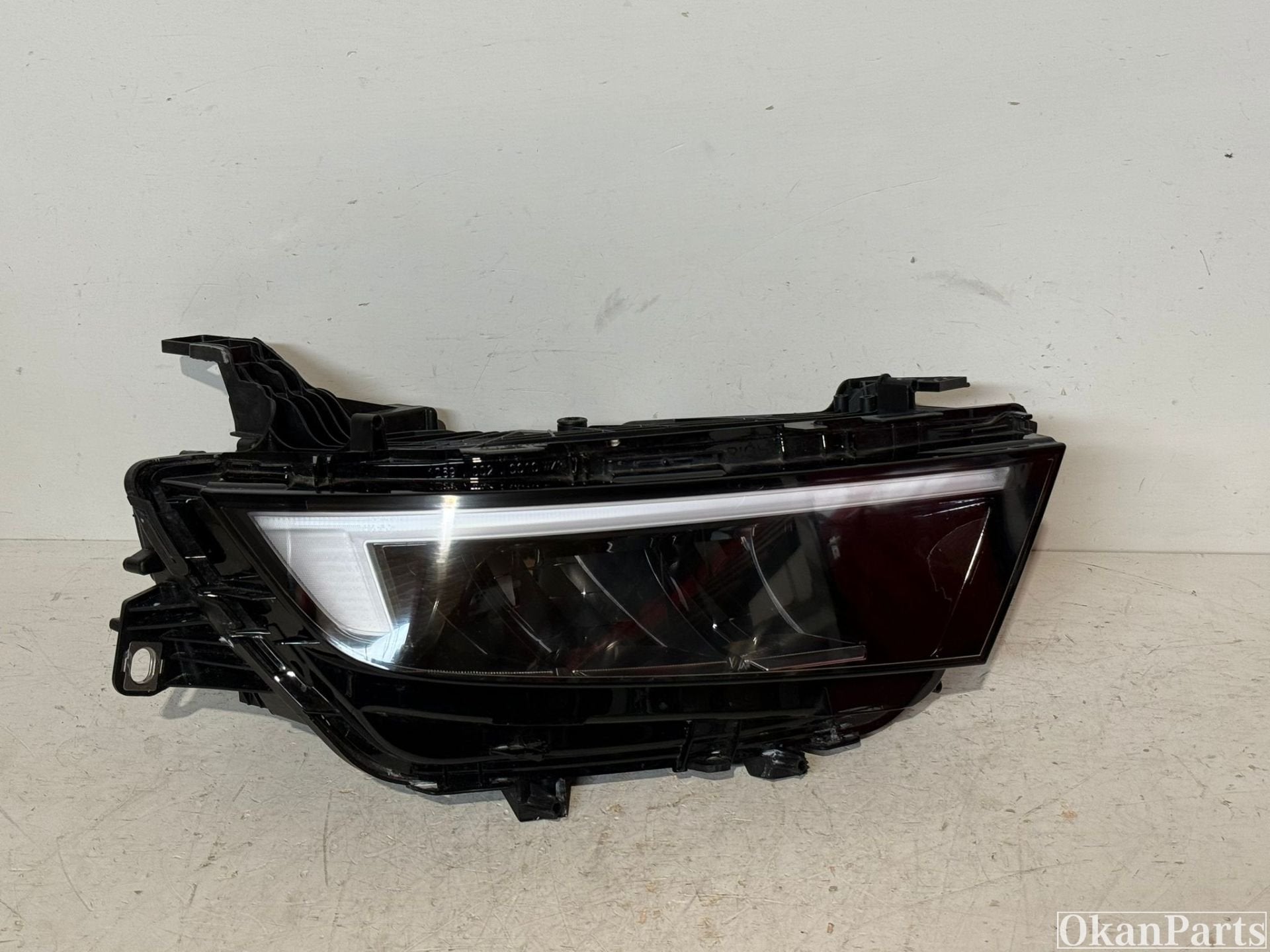 Opel Astra L LED rechter koplamp rechts 9858777180