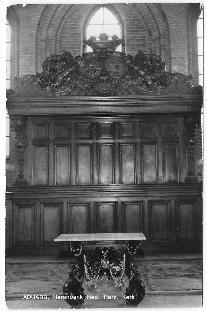 Aduard Herenbank Ned Herv Kerk Ongelopen Ansichtkaart B6786, Ophalen of Verzenden, 1920 tot 1940, Ongelopen