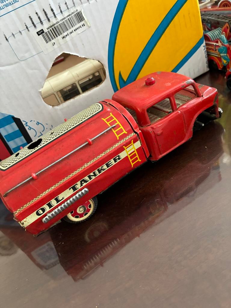 Rode speelgoed tankwagen, Ophalen of Verzenden