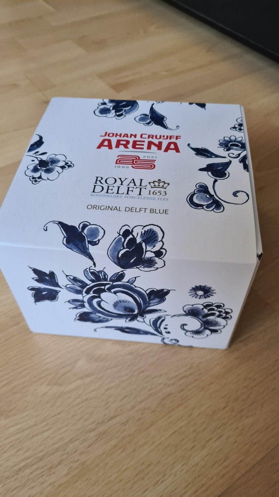 Royal Delft Johan Cruijff Arena Beeldje - Limited Edition, Ophalen of Verzenden, Nieuw, Porselein, Beeldje(s)