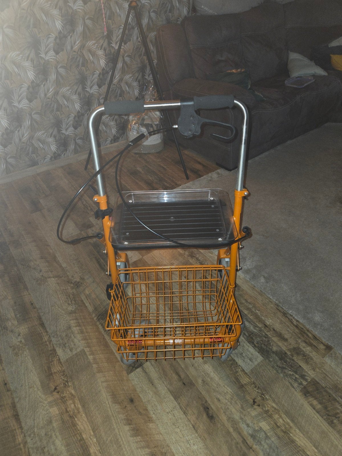 eenzijdige rem rollator met boodschappen mandje, Diversen, Ophalen, Zo goed als nieuw