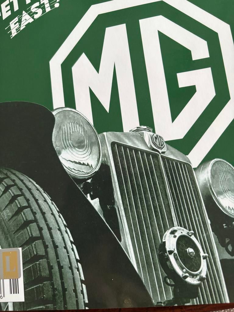 Boek 80 jaar MG 1925-2004, Ophalen of Verzenden, Gelezen, Overige merken