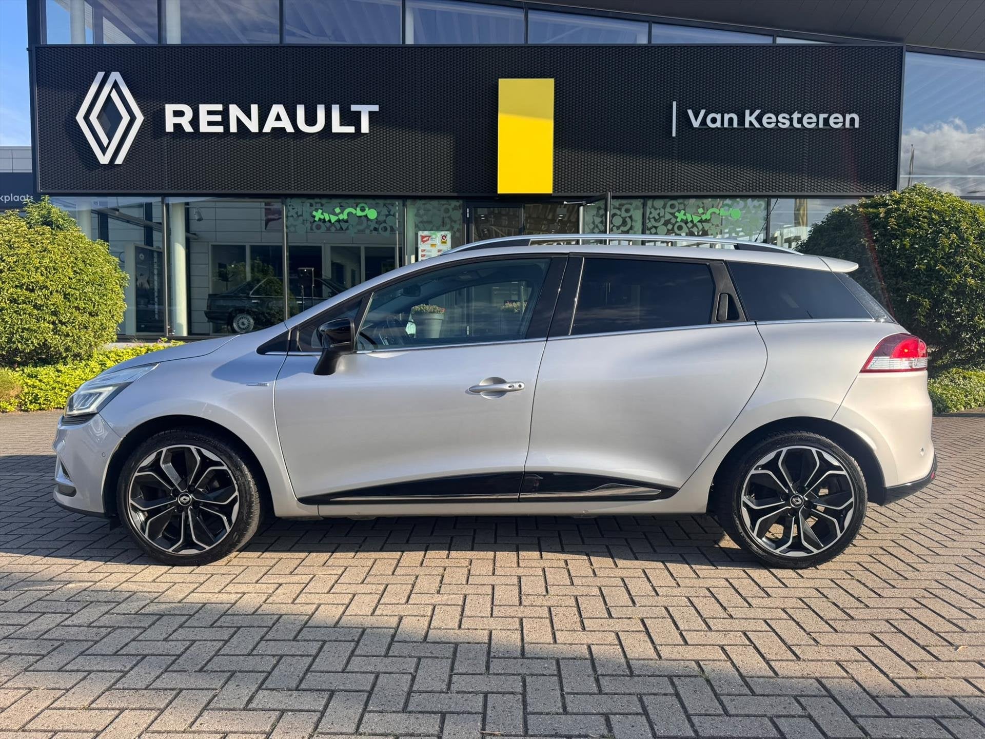 RENAULT Clio Estate TCe 90 Bose R-Link Camera, 21 km/l, 898 cc, 1063 kg, Gebruikt