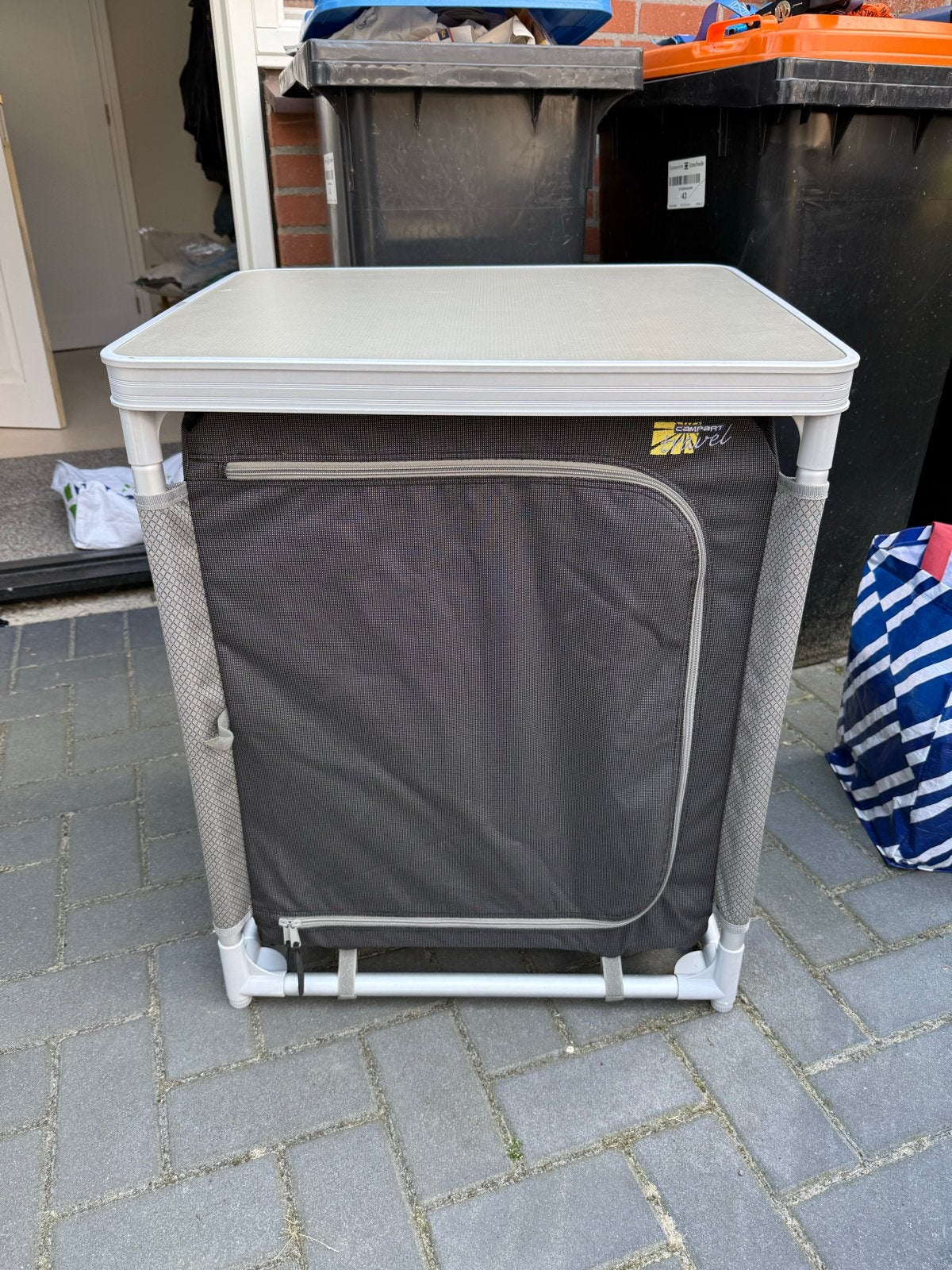 Handig campingkastje met tafelblad, Caravans en Kamperen, Ophalen, Gebruikt