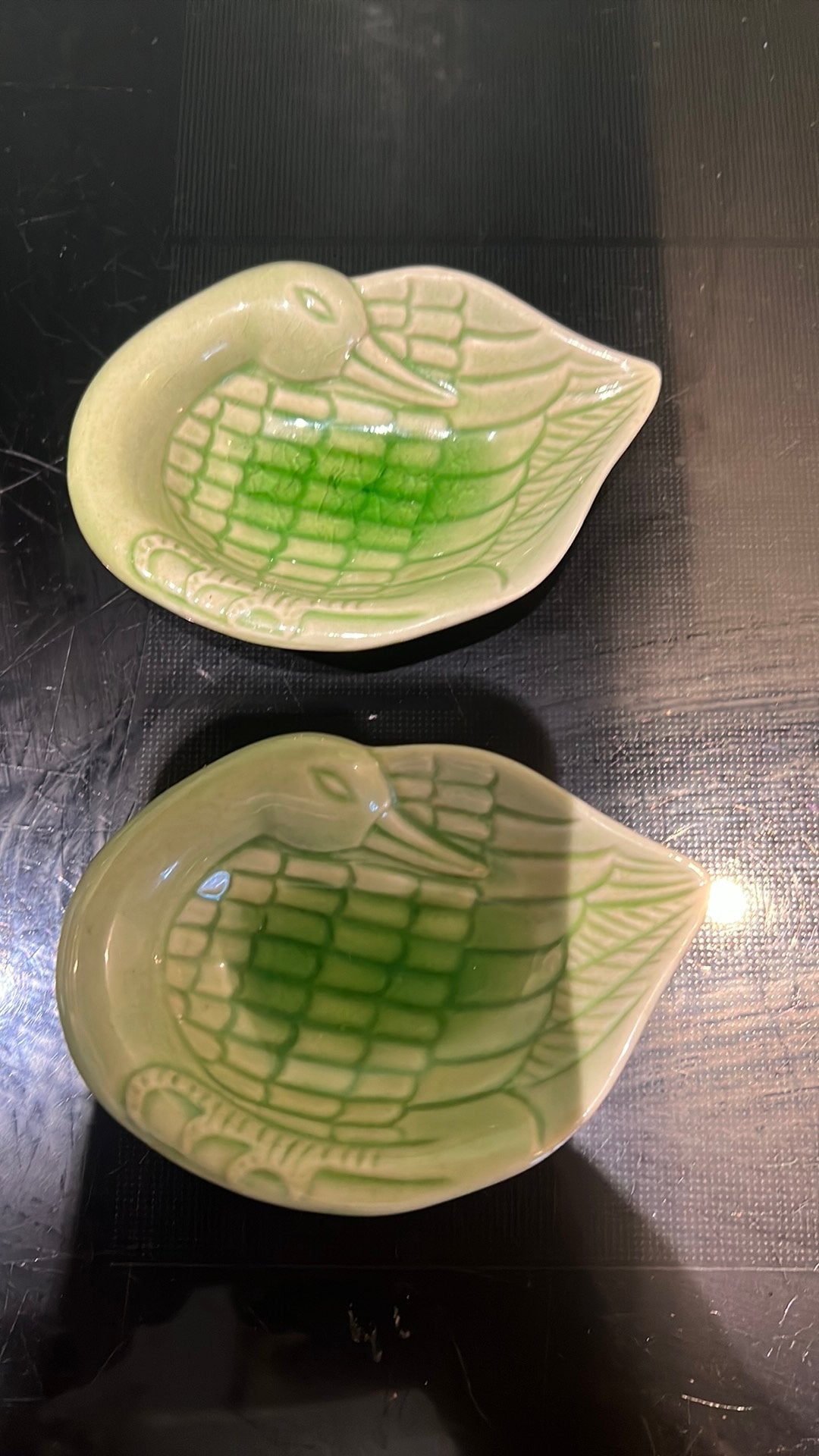 2 mooie schaaltjes, bv theezakje/ sieraden zwaan groen, Ophalen of Verzenden, Zo goed als nieuw