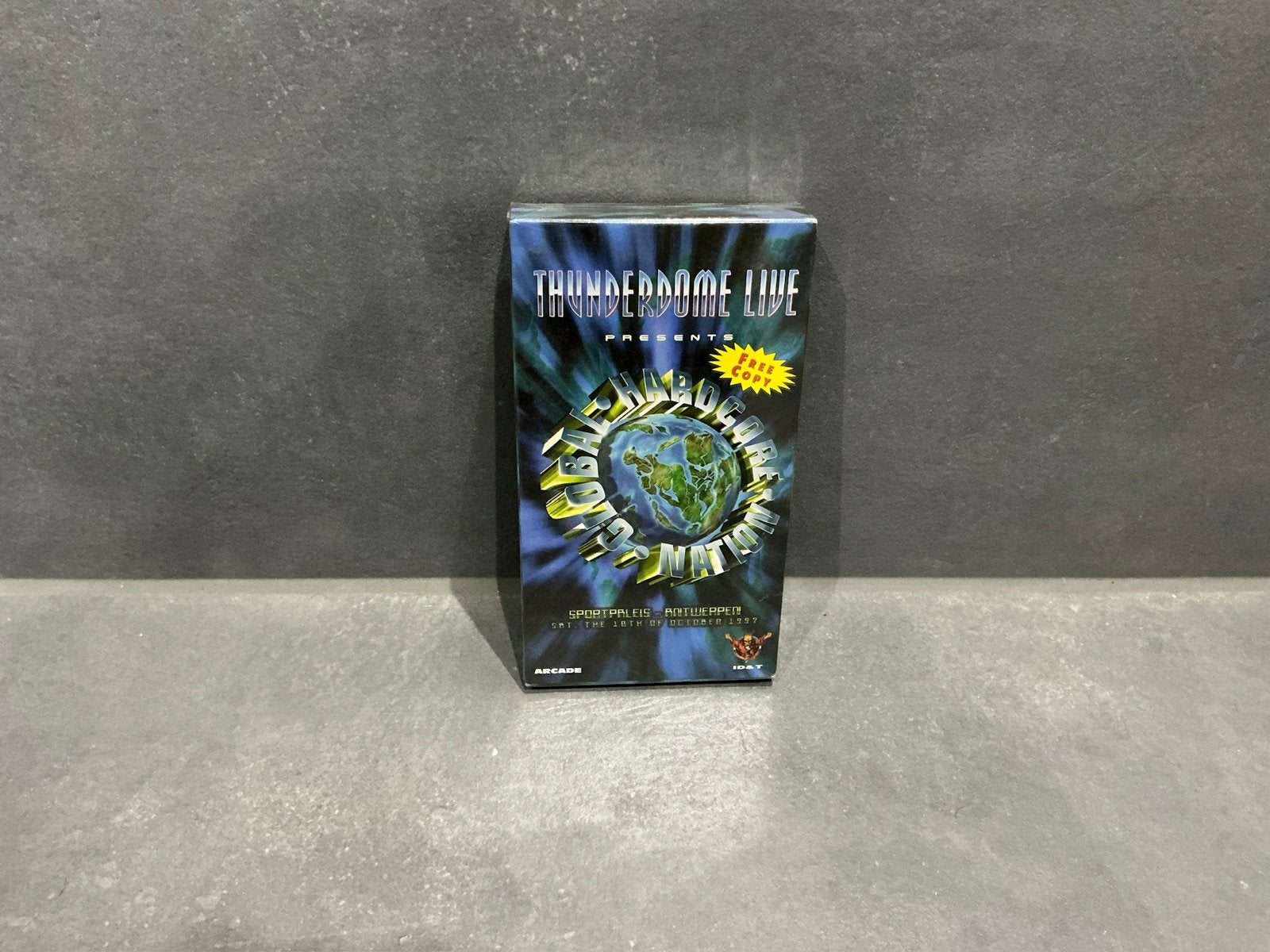Thunderdome Live Global Hardcore Nation VHS Nieuw Geseald, Engels, Alle leeftijden, Ophalen of Verzenden, Nieuw in verpakking