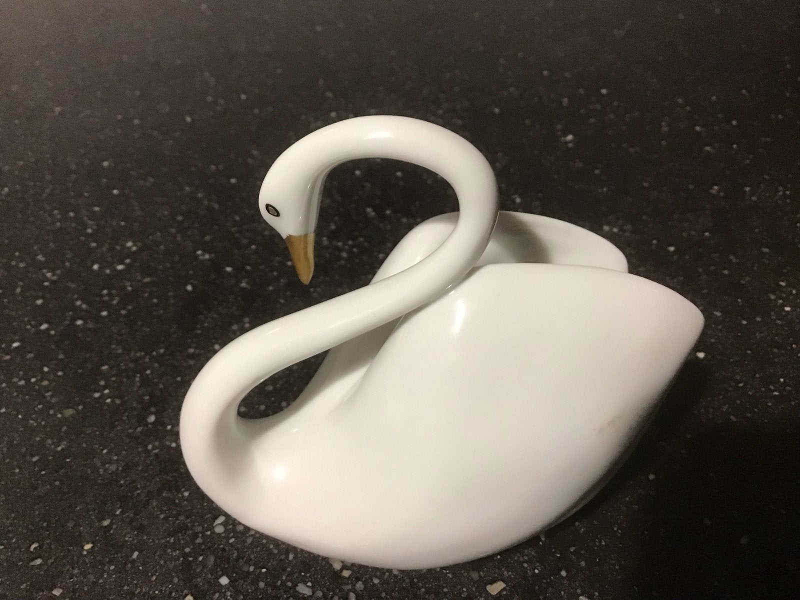 Hollohaza Porselein Zwaan Beeldje - Gemerkt en Gaaf, Antiek en Kunst, Ophalen of Verzenden