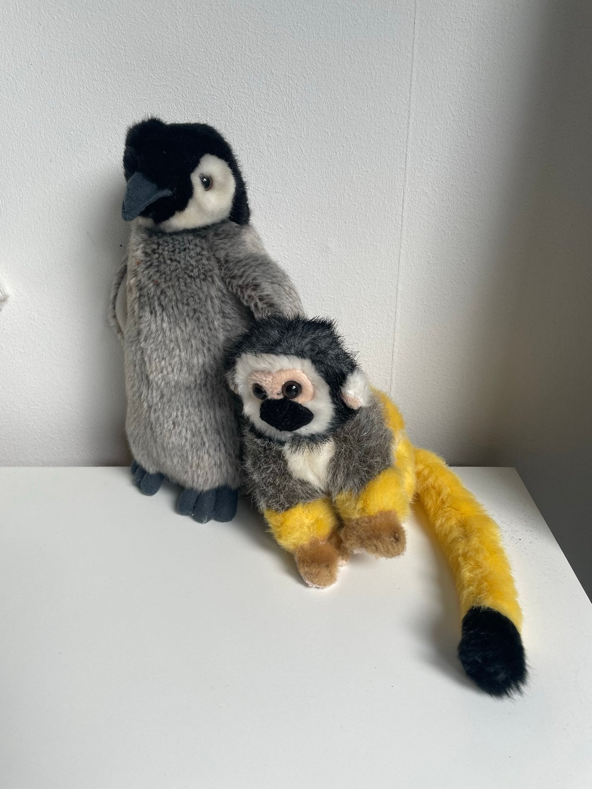 Apenheul knuffels: Pinguïn en Doodshoofdaapje, Overige merken, Ophalen of Verzenden, Middelgroot (20 tot 80 cm), Meerkleurig