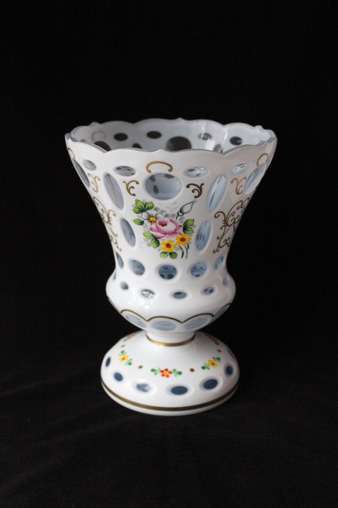 Antiek Boheems glas wit overlay grote vaas, Ophalen of Verzenden