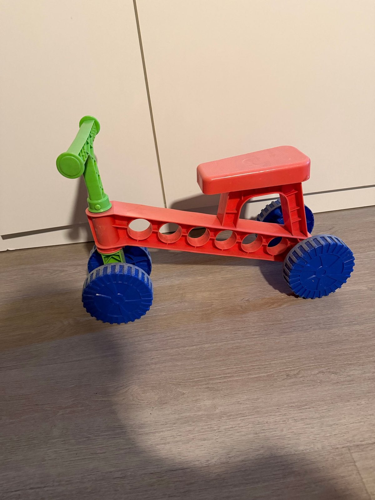 Loopfietsje rood/blauw/groen voor de allerkleinsten, Ophalen, Gebruikt, Loopfiets