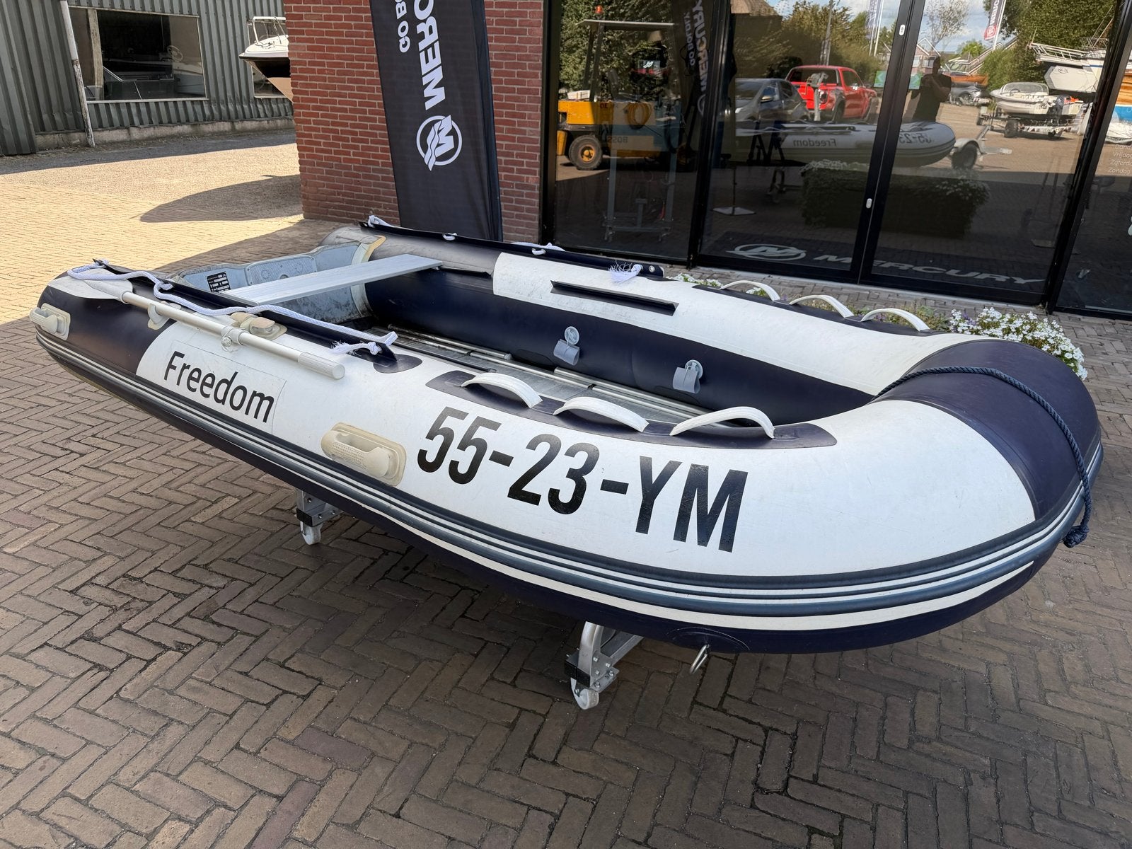 Freedom rubberboot & polyester punter met elektromotor, Watersport en Boten, Gebruikt, Elektrisch, Ophalen of Verzenden, Buitenboordmotor
