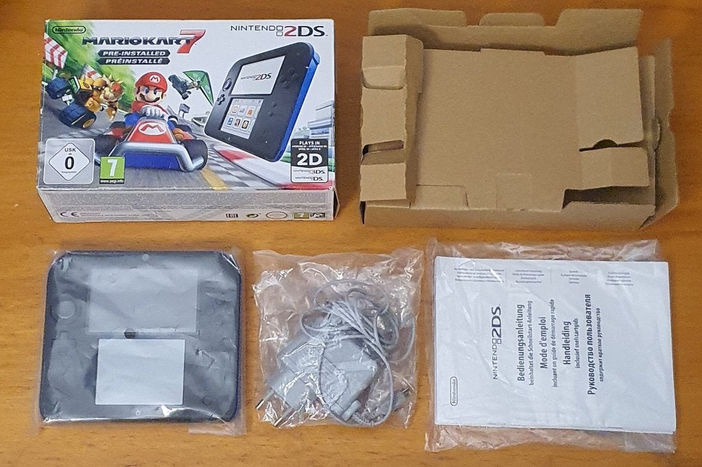 KRASVRIJ | Nintendo 2DS Mario Kart 7 EDITION met [4GB KAART], Spelcomputers en Games, Ophalen of Verzenden, Zo goed als nieuw