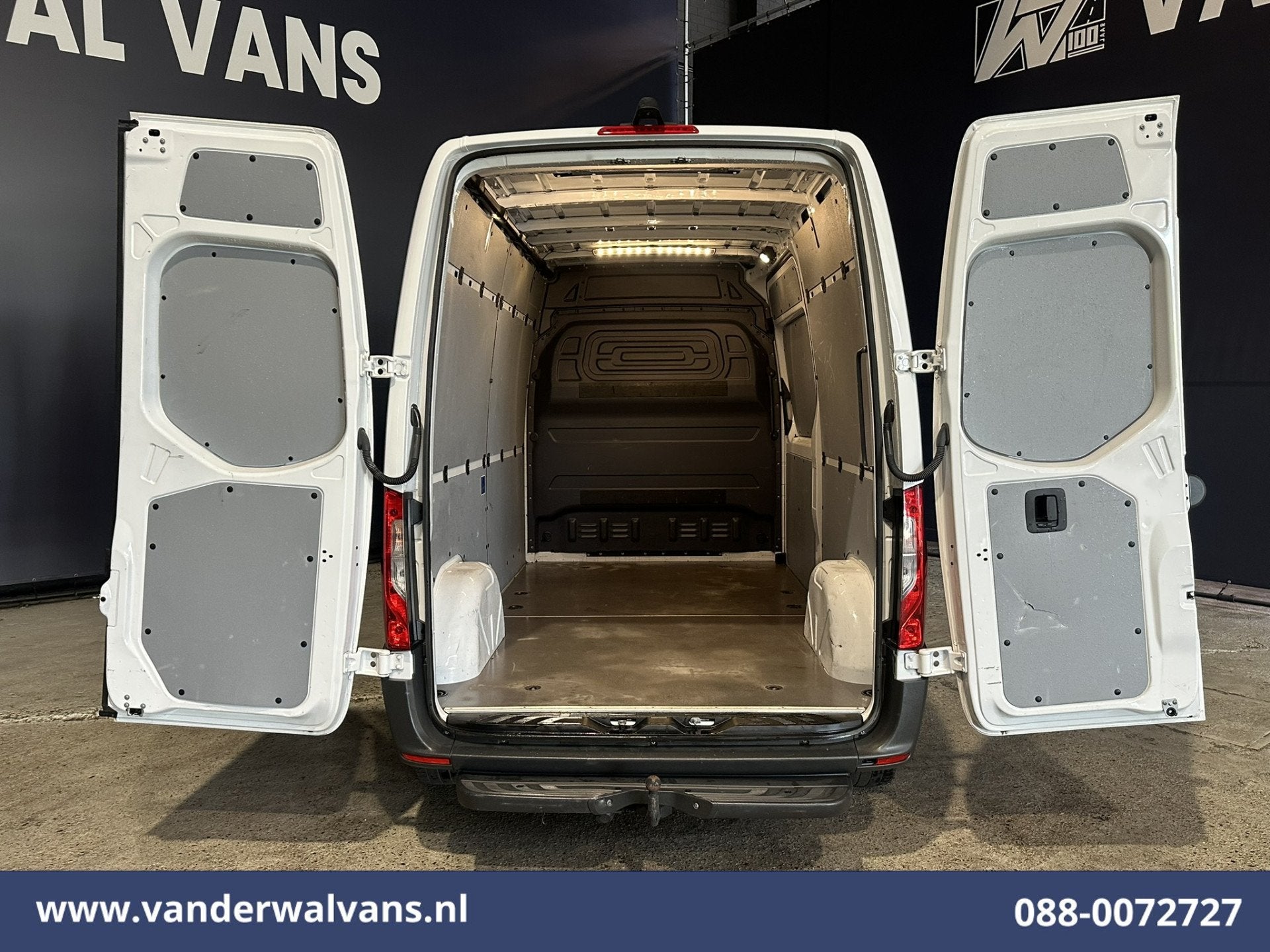 Mercedes-Benz Sprinter 211 CDI 115pk L2H2 Euro6 Airco | Came, Auto's, Voorwielaandrijving, Dealer onderhouden, Stof, Gebruikt