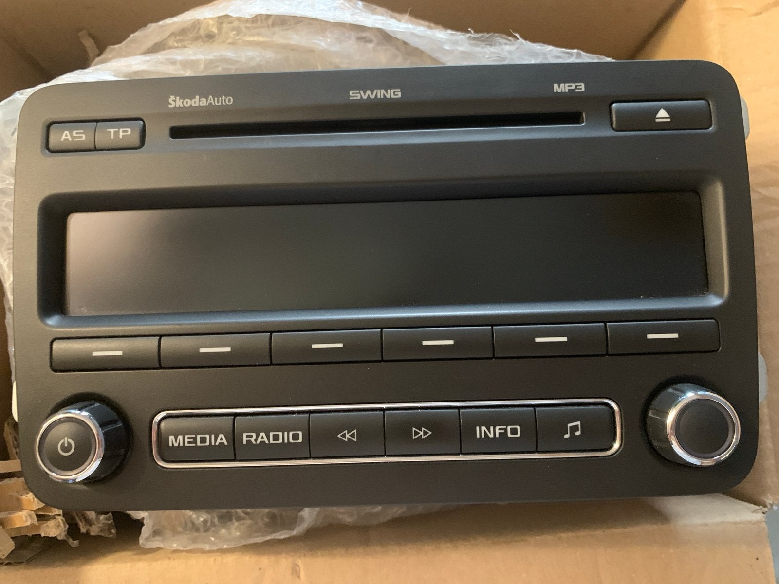 ORGINELE Skoda Swing MP3 Radio Krasvrij! - CD Speler Defect, Ophalen of Verzenden, Gebruikt