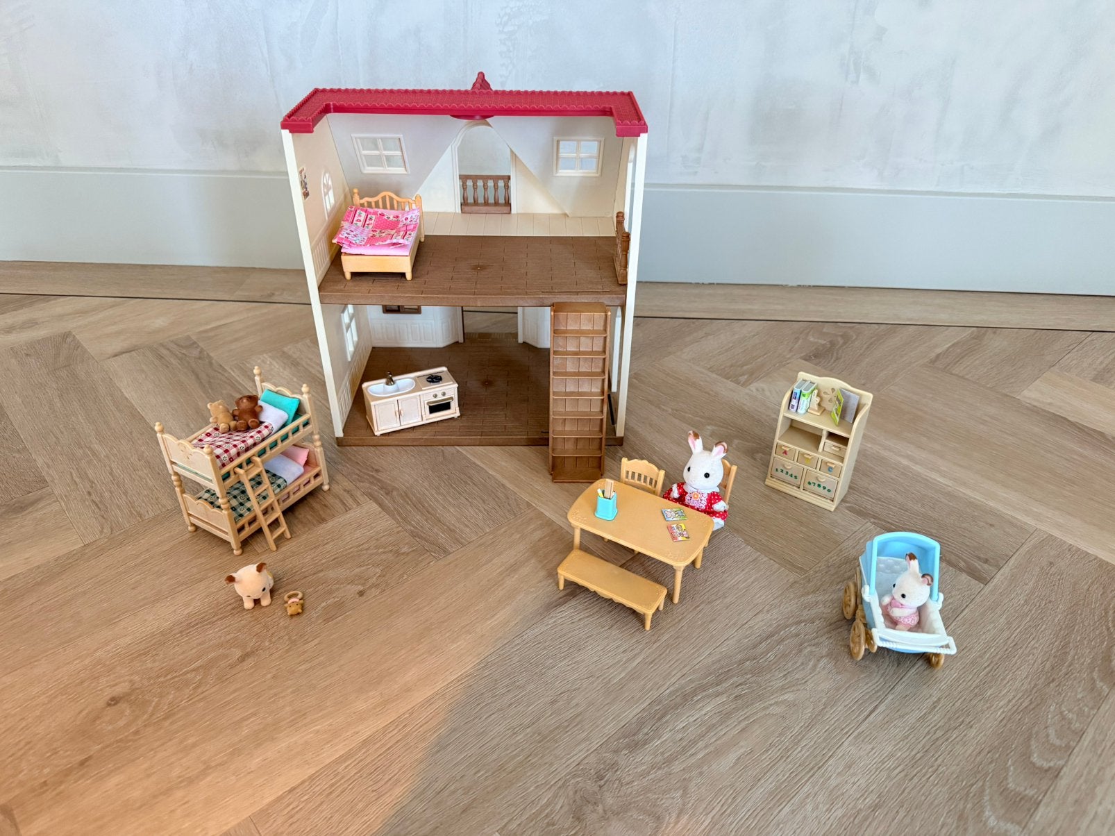 Sylvanian Families huis met veel accessoires, Kinderen en Baby's, Speelgoed | Overig, Ophalen of Verzenden, Gebruikt, Jongen of Meisje
