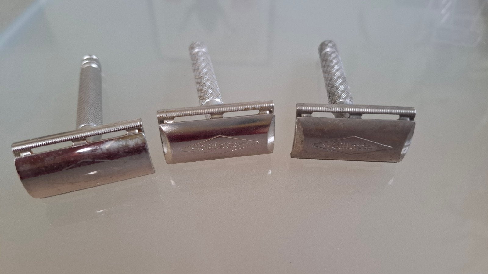 3 Vintage Gillette Tech Safety Razors, Ophalen of Verzenden, Gebruikt, Gehele gezicht, Verzorging