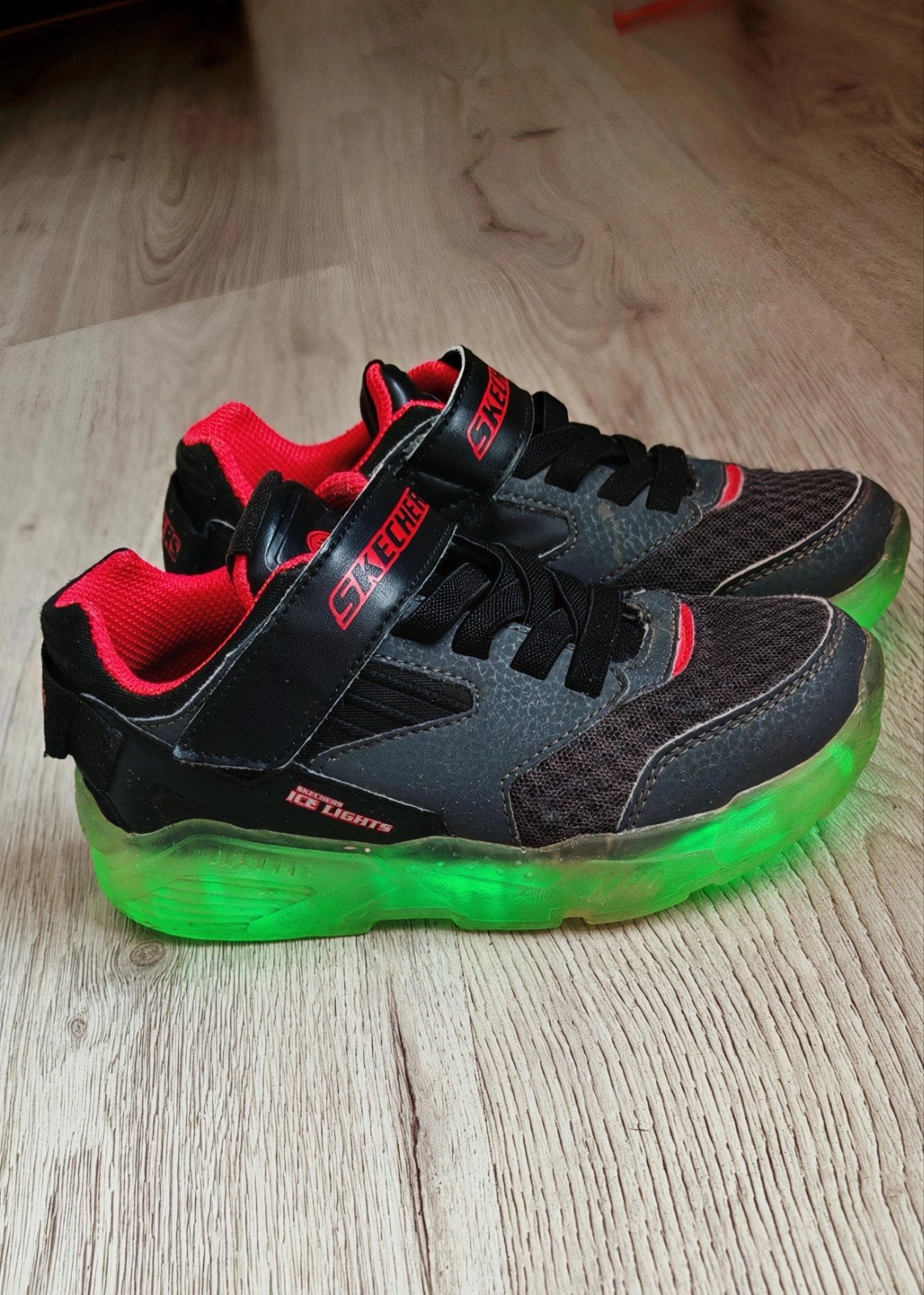 Skechers Sneakers met Lichtjes - Maat 28, Ophalen, Gebruikt, Schoenen, Skechers