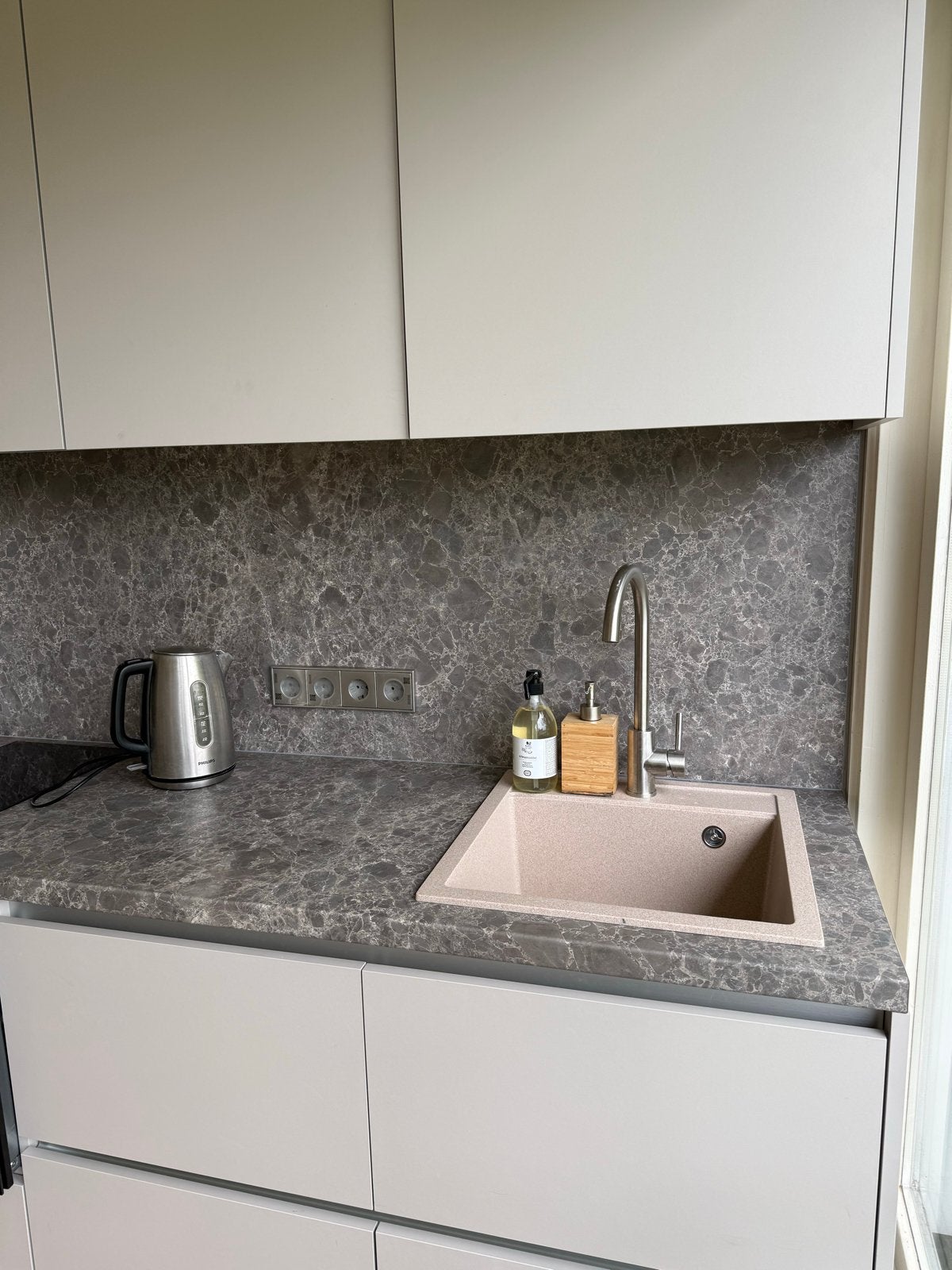 Nieuw EGGER Siena Grey keukenblad 24060 cm + spatwand, Ophalen, Overige typen, Nieuw, Grijs