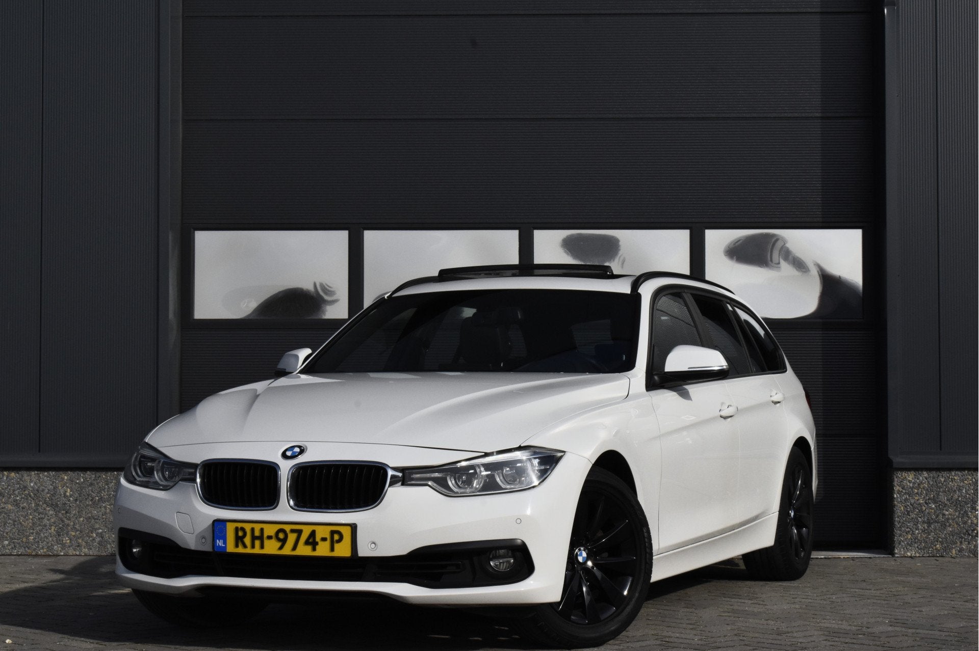 BMW 3 Serie Touring 318i Corporate Lease High Executive Pano, Automaat, Gebruikt, 1465 kg, Wit
