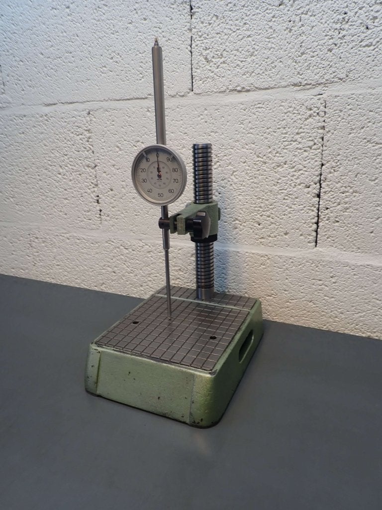 Meetstandaard met grote klok en een slag van 100mm, Niet ingevuld, Gebruikt, Afstand, Niet ingevuld