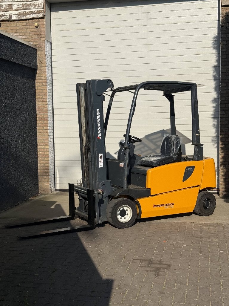 Jungheindrich | EFG320 | triplo 4,8 meter | 2 ton heftruck, Zakelijke goederen, Machines en Bouw | Heftrucks en Intern transport