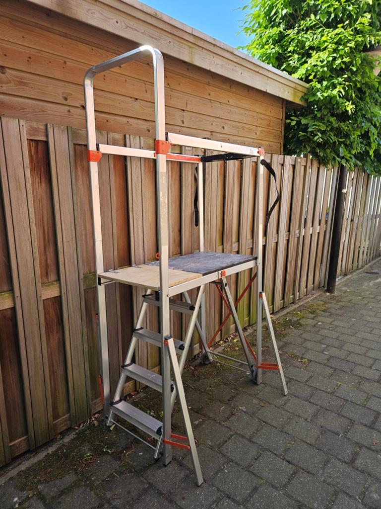Altrex HiCompact steiger, Doe-het-zelf en Verbouw, Ophalen, Gebruikt, Rolsteiger of Kamersteiger, Minder dan 2 meter