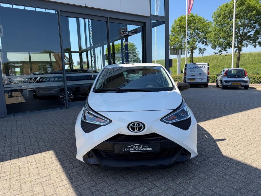 Toyota AYGO 1.0 VVT-I X-FUN AIRCO, Start-stop-systeem, Gebruikt, Euro 6, 4 stoelen