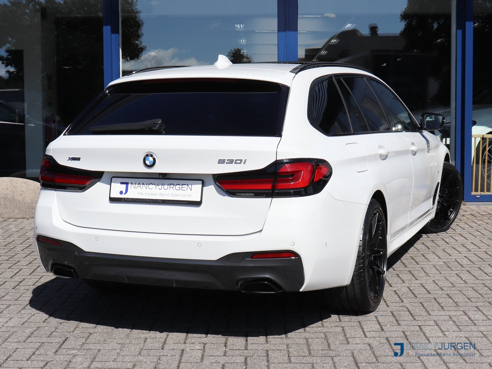 BMW 5 Serie Touring 530i xDrive | 4WD | M-Sport | Pano | Luc, Auto's, 1998 cc, Gebruikt, Wit, Leder