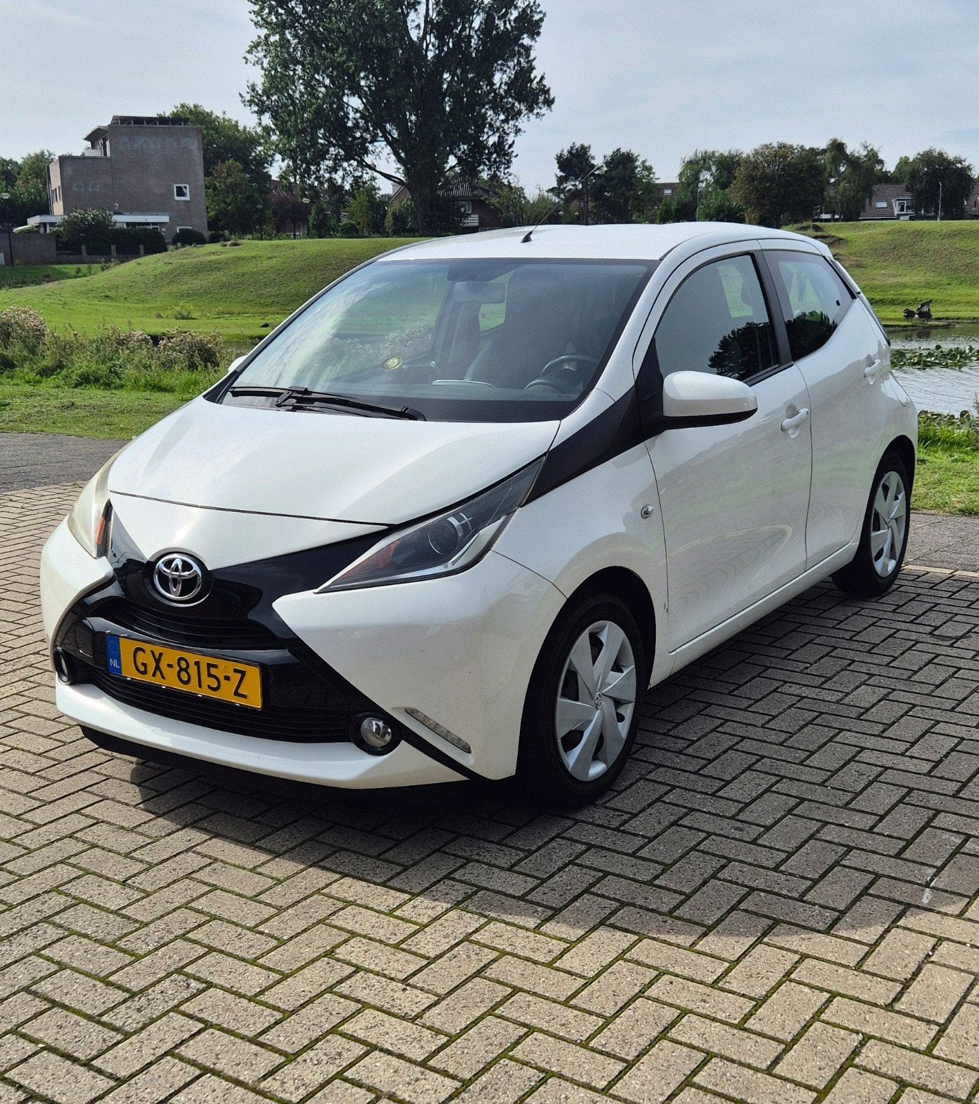 Toyota Aygo 1.0 12V Vvt-i Ddrs 2015 Wit, Auto's, Voorwielaandrijving, 4 stoelen, Wit, Origineel Nederlands