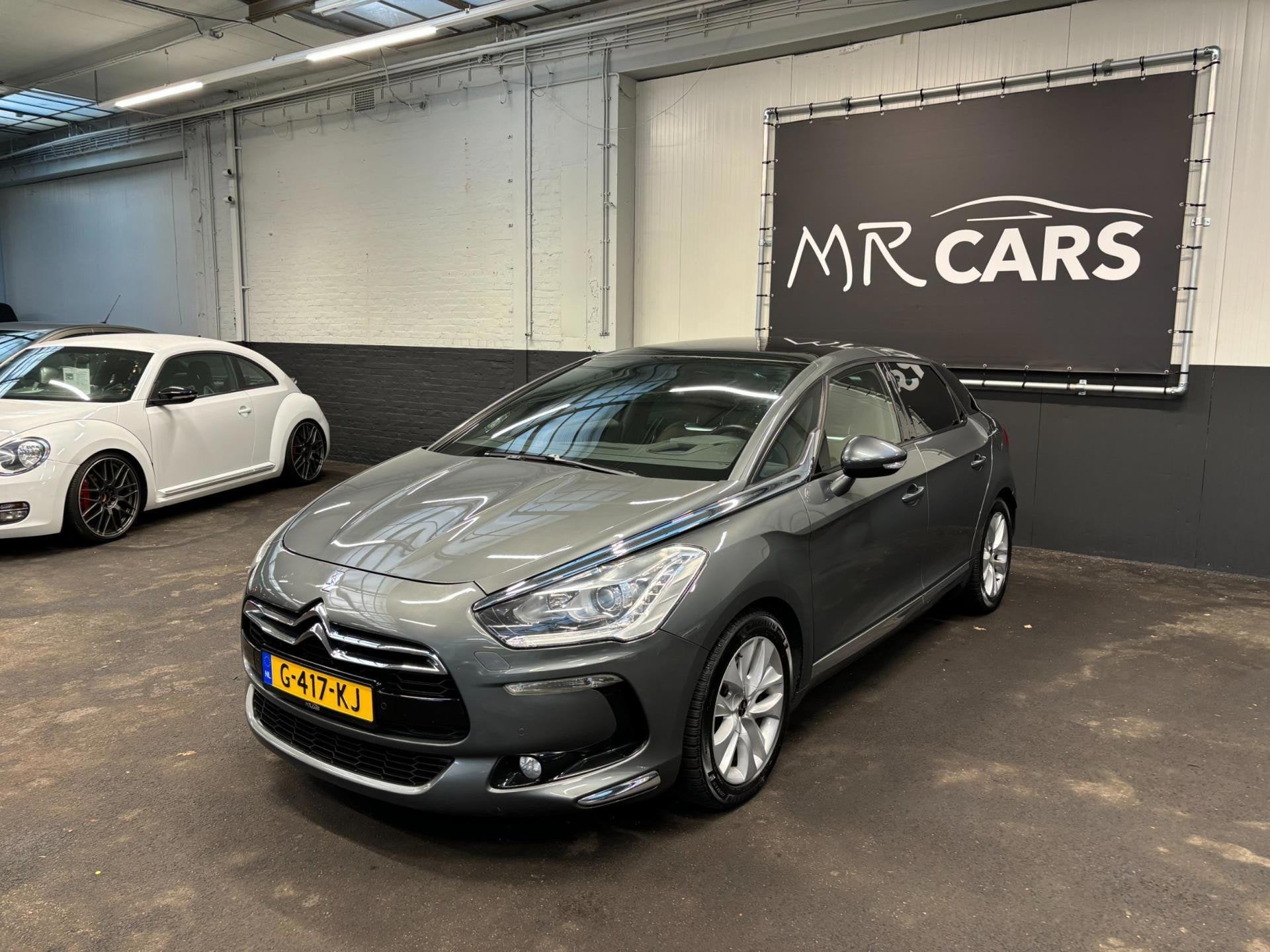 Citroen DS5 1.6 THP Sport Chic Leder/Navi/Camera/Panodak, Auto's, Voorwielaandrijving, Euro 5, 15 km/l, Gebruikt