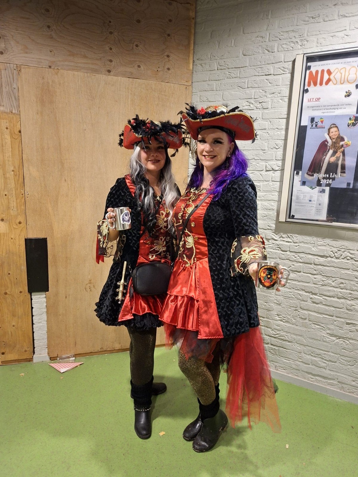 Mooi Piratenkostuum dames maat M, Maat 38/40 (M), Carnaval, Ophalen of Verzenden, Zo goed als nieuw