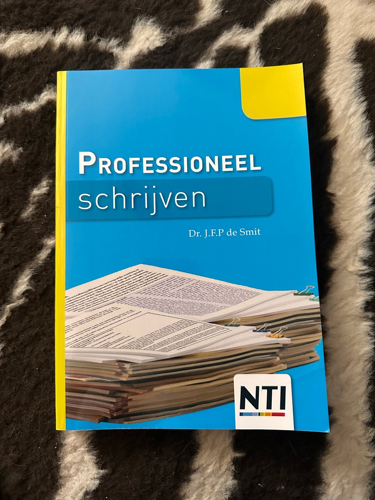 Professioneel schrijven - Dr. J.F.P de Smit (NTI), Ophalen of Verzenden, Zo goed als nieuw, Overige niveaus