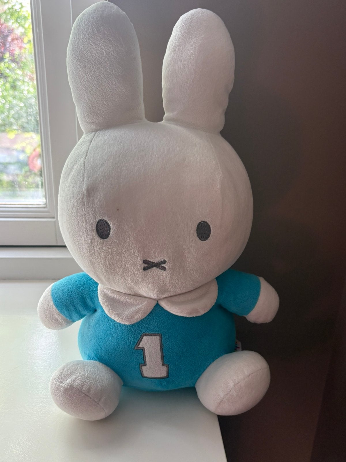 Nijntje knuffel in blauw shirt met nummer 1 groot 25 cm, Ophalen of Verzenden, Zo goed als nieuw, Konijn