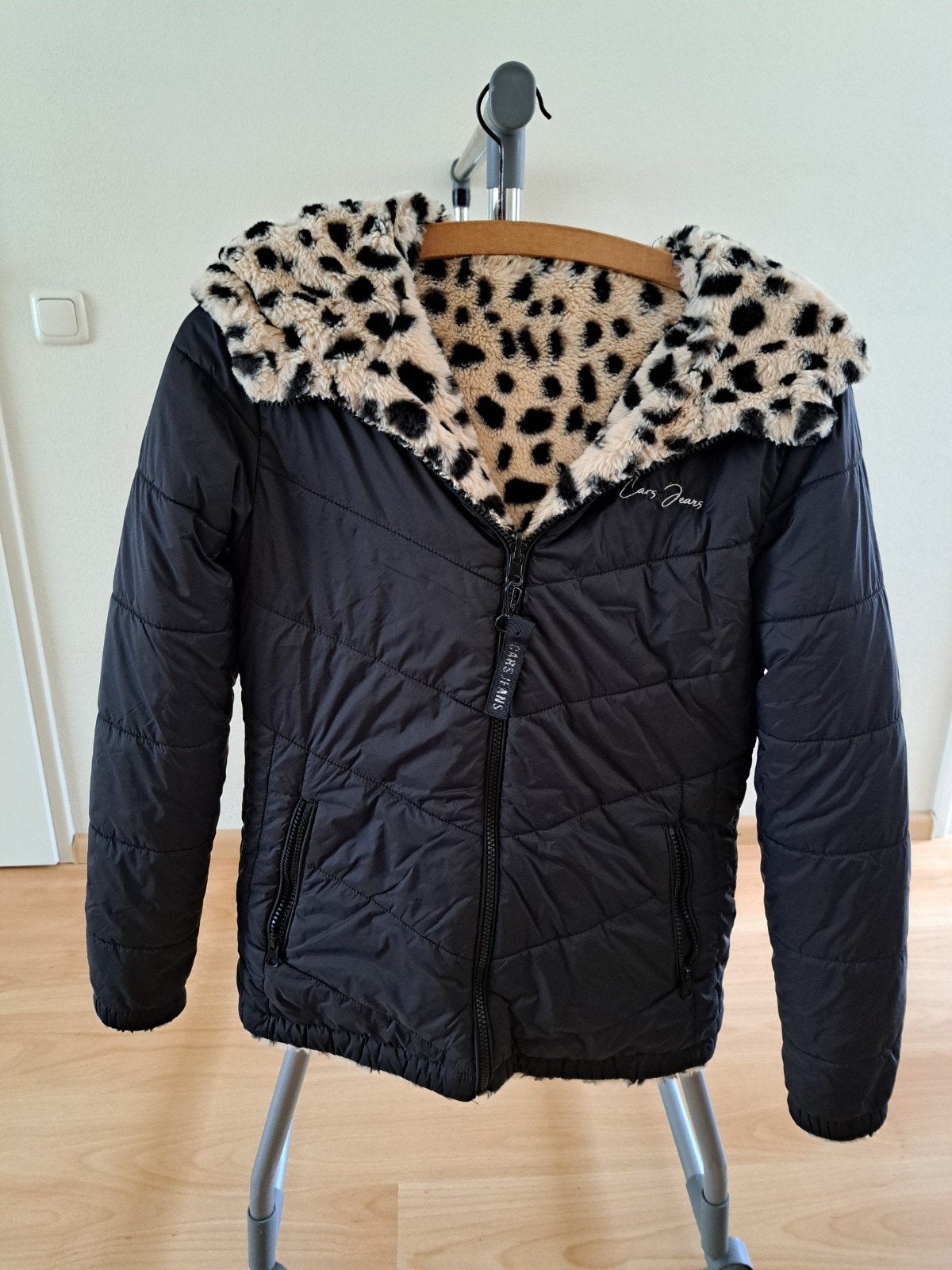 Winterjas meisje reversable Cars jeans zwart en panterprint, Meisje, Ophalen of Verzenden, Zo goed als nieuw, Cars jeans