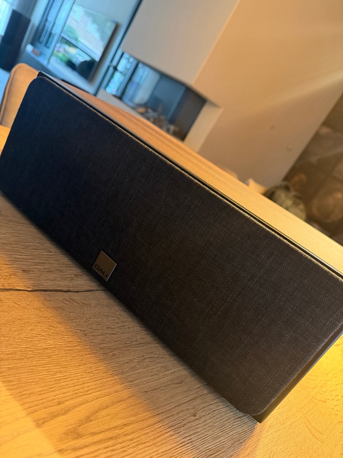 DALI OBERON VOKAL C Centerspeaker Dark Walnut (Nieuwstaat), Ophalen of Verzenden, Zo goed als nieuw, 60 tot 120 watt, Geschikt voor surround/home cinema