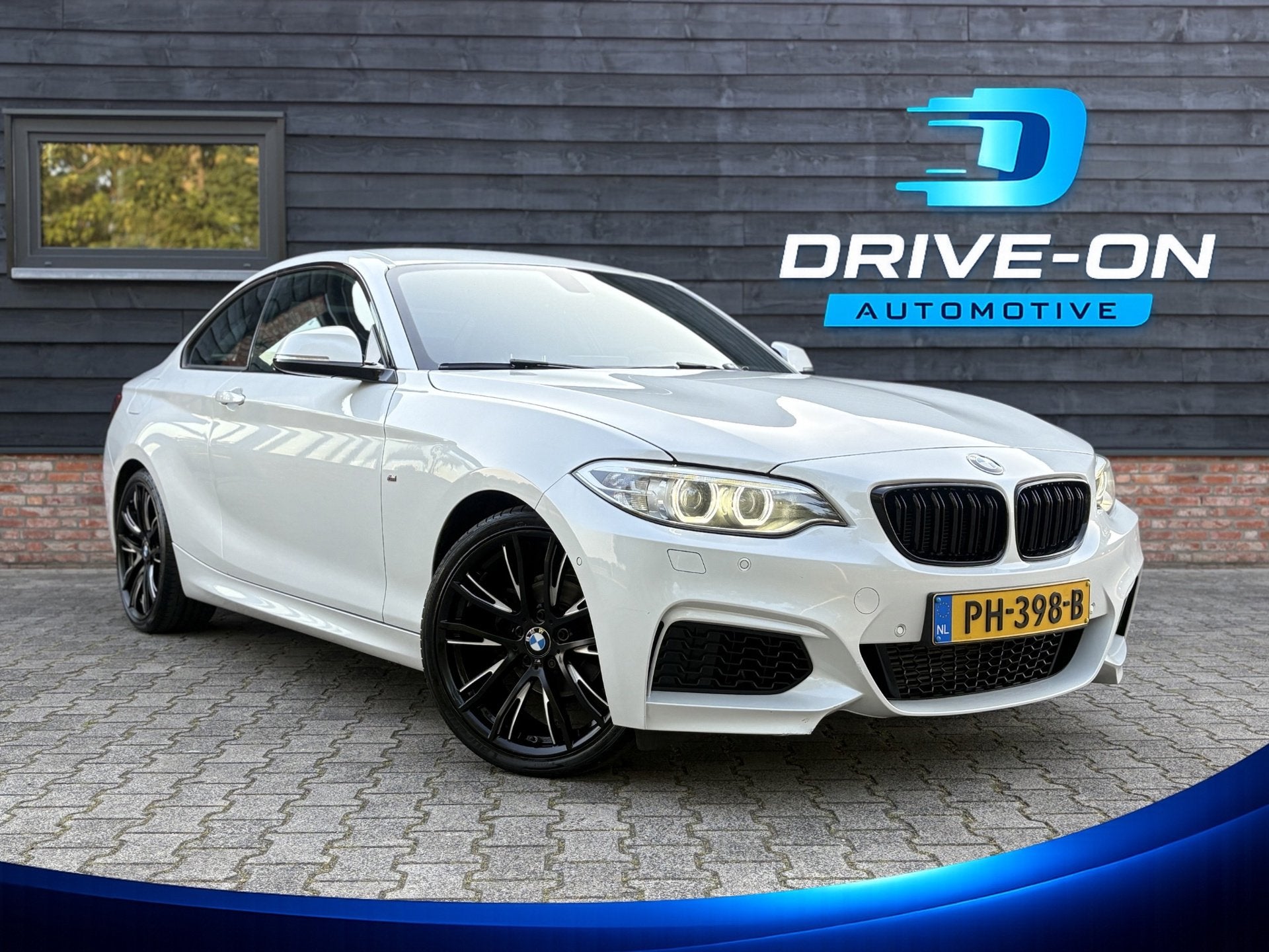 BMW 2-serie Coupé 218i - M sport - Aut - NAP, Auto's, Automaat, Gebruikt, 4 stoelen, Wit