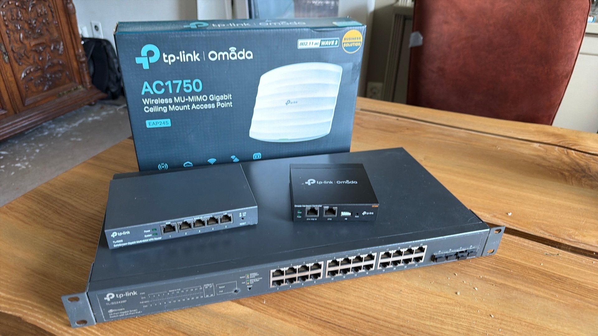 TP-Link omasa Netwerkapparatuur: Switch, Router, Controller, Ophalen of Verzenden, Zo goed als nieuw