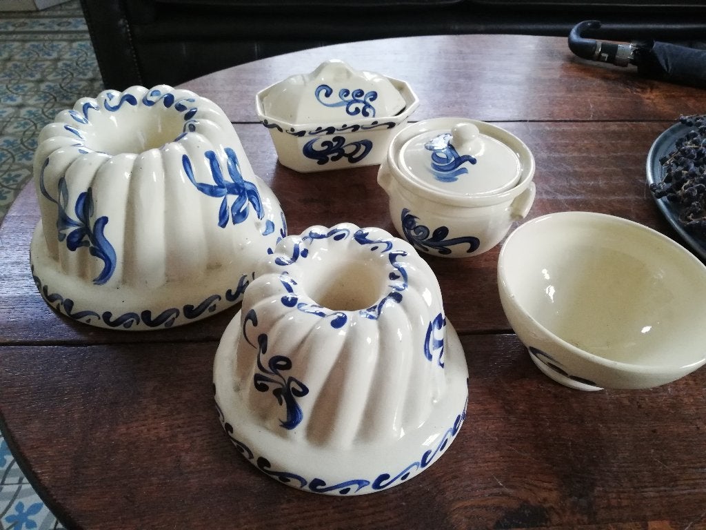 Frans 2 puddingvormen, koffiekom, suiker/jampot blauw wit, Ophalen of Verzenden, Zo goed als nieuw