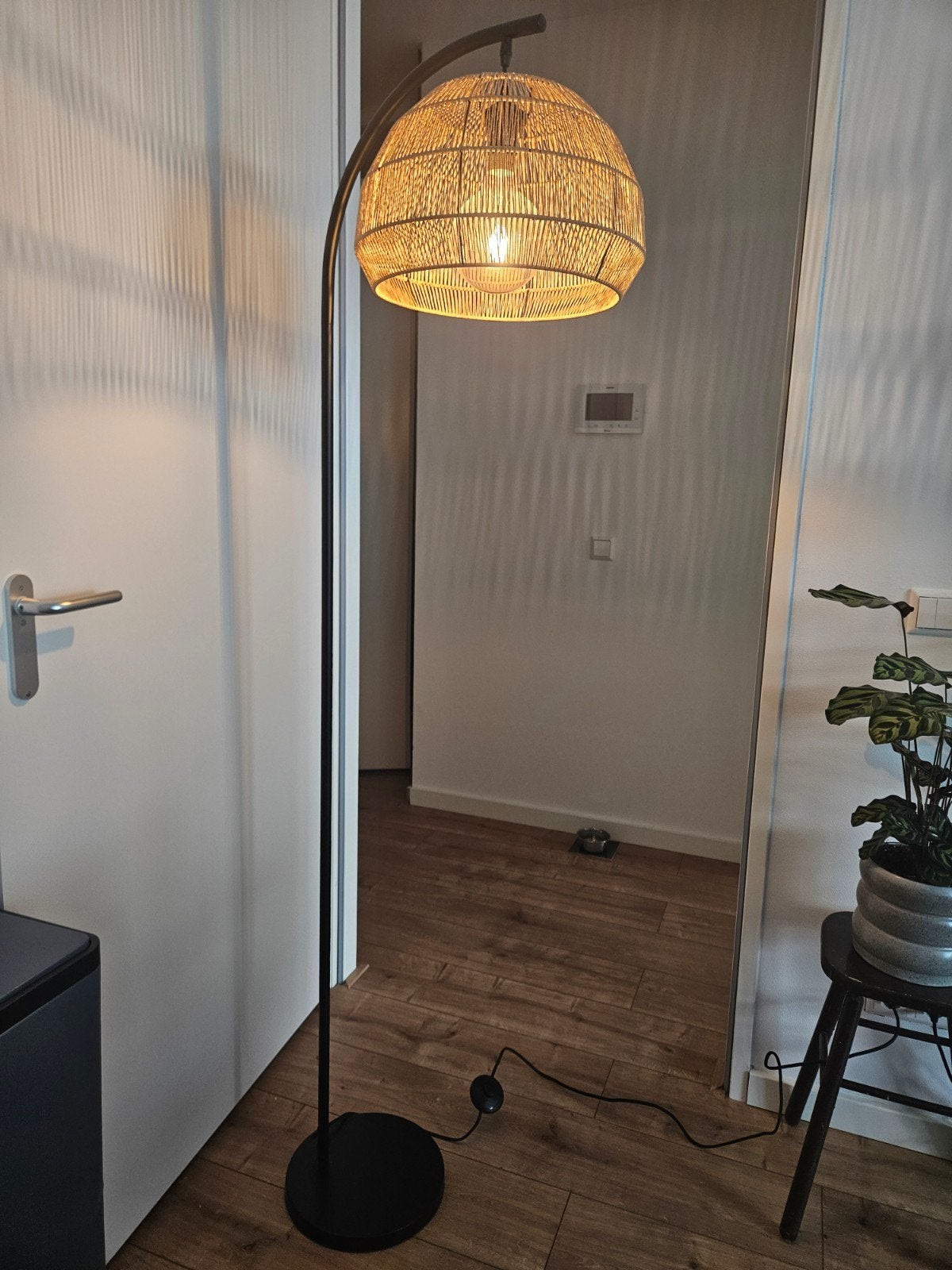 Kwantum vloerlamp Segin - staande lamp - Rotan, Huis en Inrichting, Ophalen, Overige materialen, E27 (groot), Zo goed als nieuw