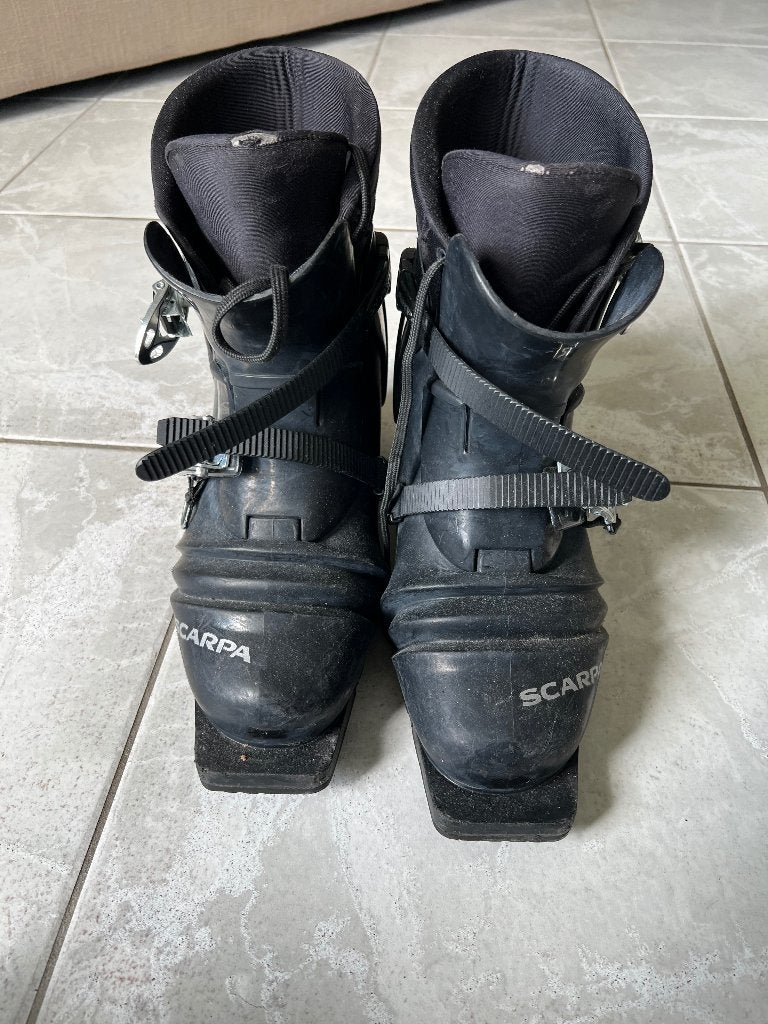 Gedragen paar Scarpa T4 ski schoenen maat 12/13 Mondo 31, Overige merken, 160 tot 180 cm, Verzenden, Schoenen