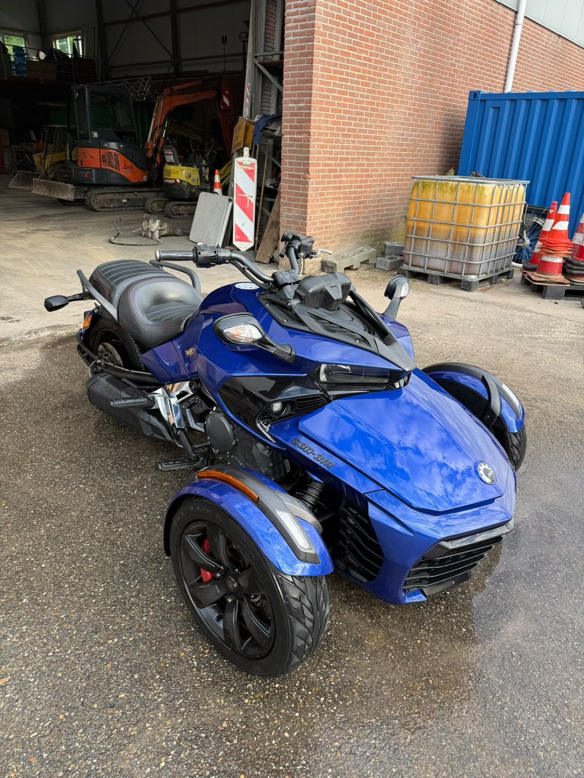 Can-Am Spyder F3 1330cc 3-cilinder | 2016 | 13.438 km, 1330 cc, 3 cilinders, Meer dan 35 kW