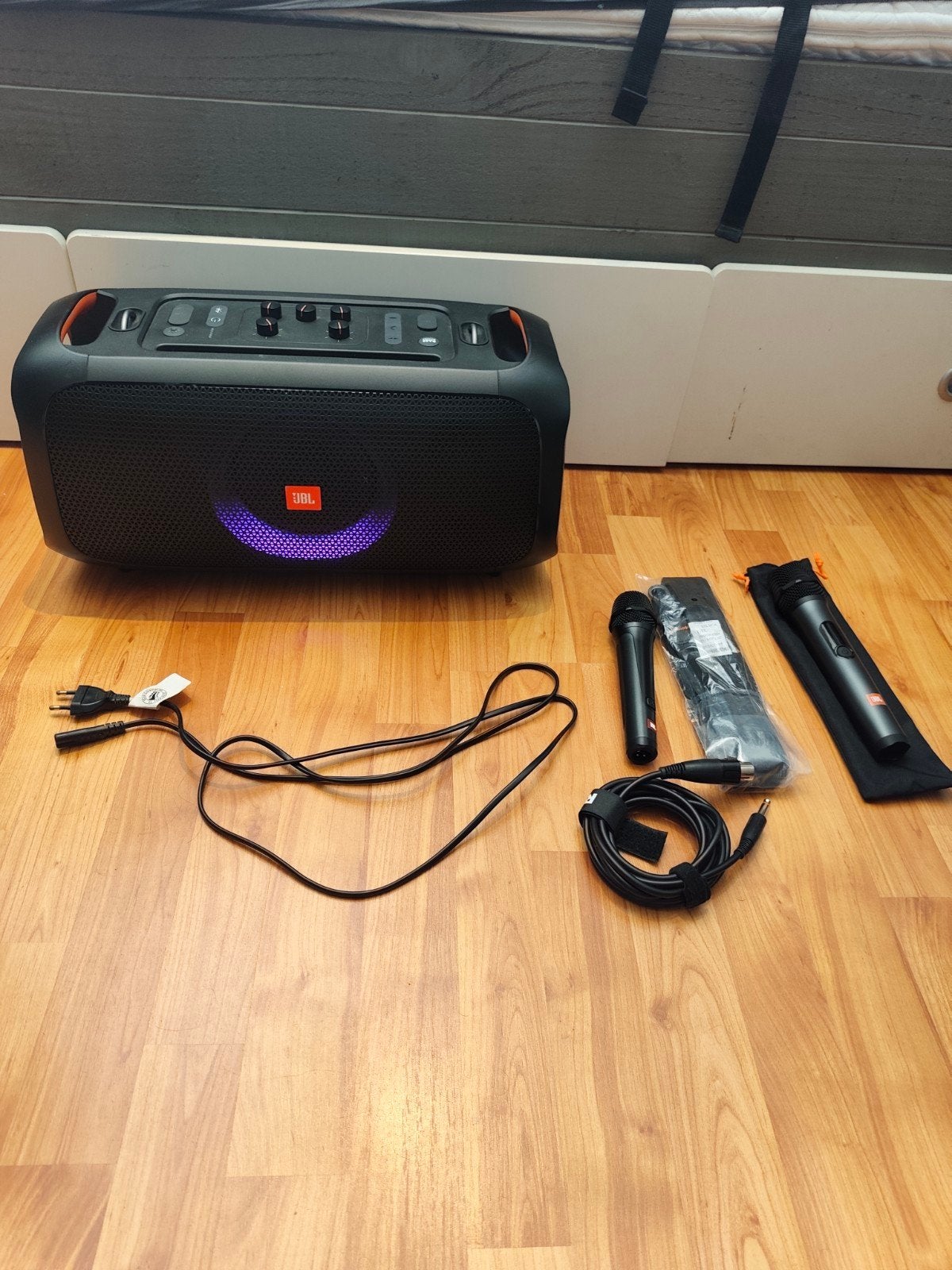 JBL Partybox On-The-Go met 2 microfoons, Audio, Tv en Foto, Luidsprekers, Ophalen, JBL, Overige typen, Zo goed als nieuw