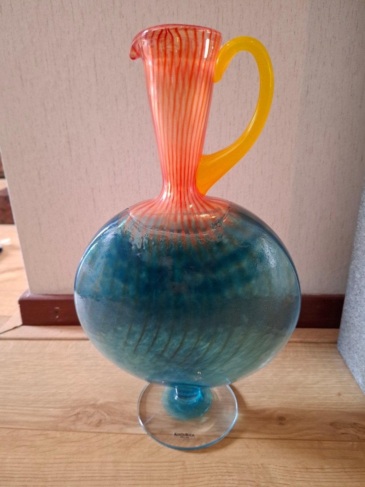 Kosta boda vaas bon bon serie kjell Engman glas, Ophalen, Oranje, Glas